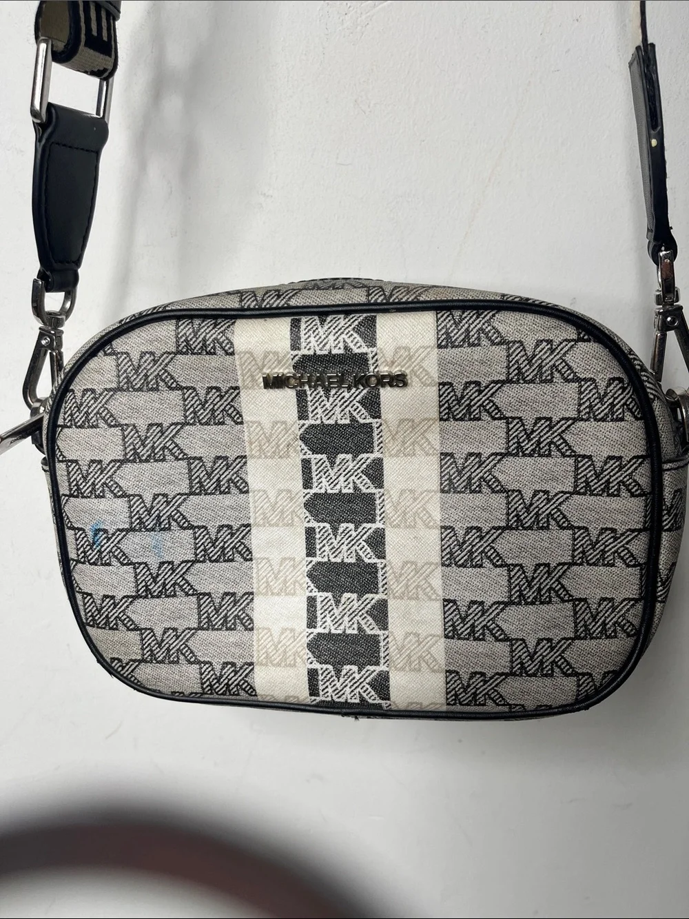 Michael Kors Jet Set Travel Crossbody - Camera Bag Black White - Picture 1 of 12
